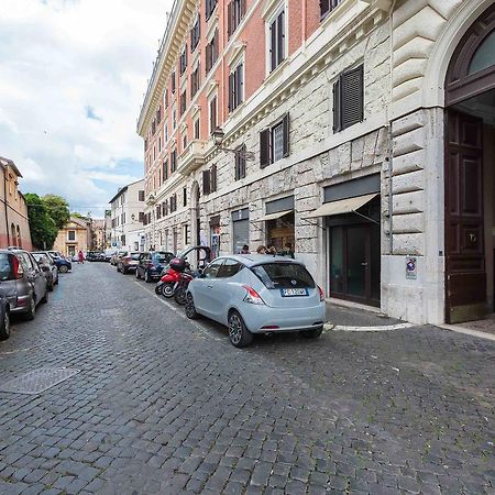 Amazing View Colosseo Rome Exterior photo
