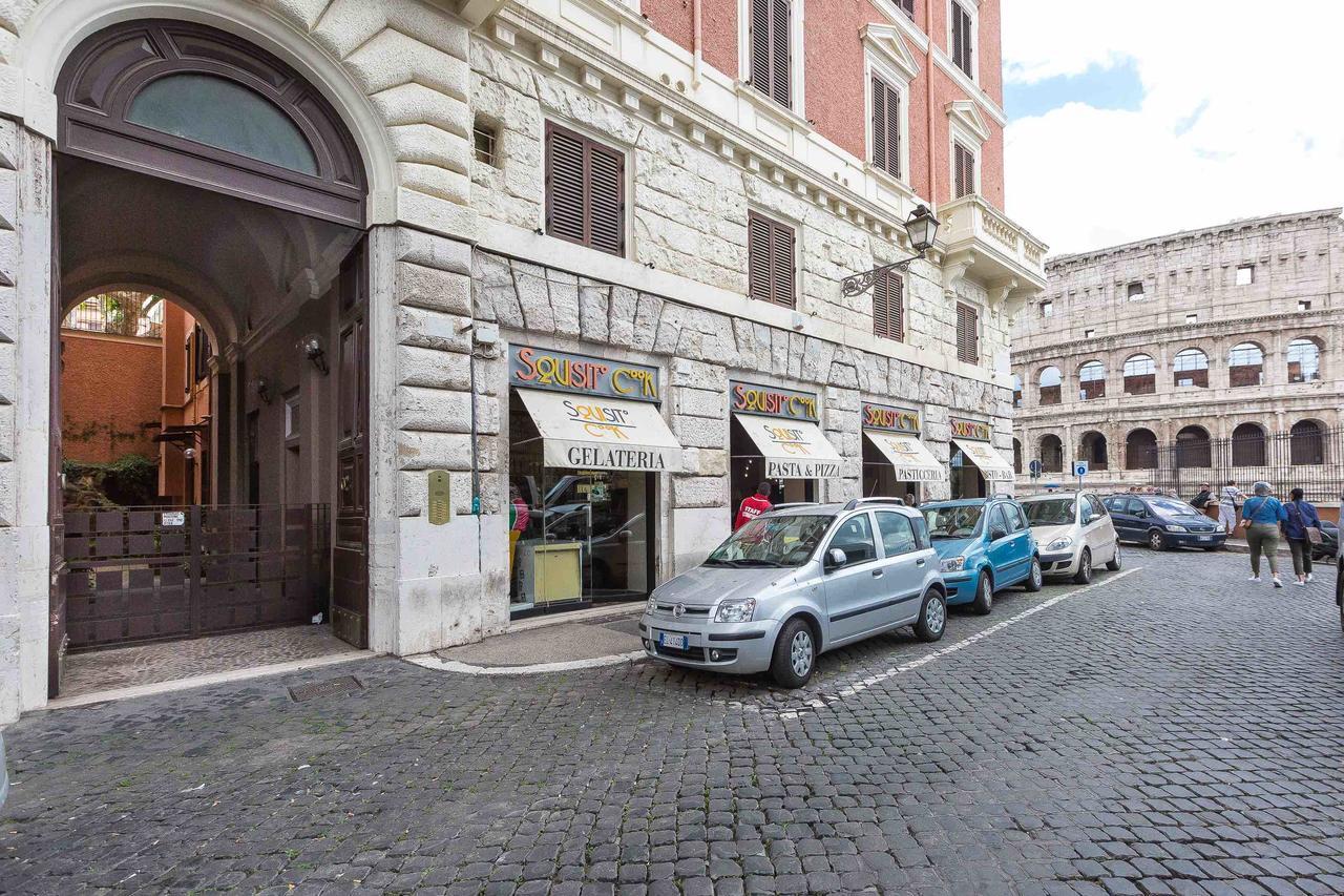 Amazing View Colosseo Rome Exterior photo