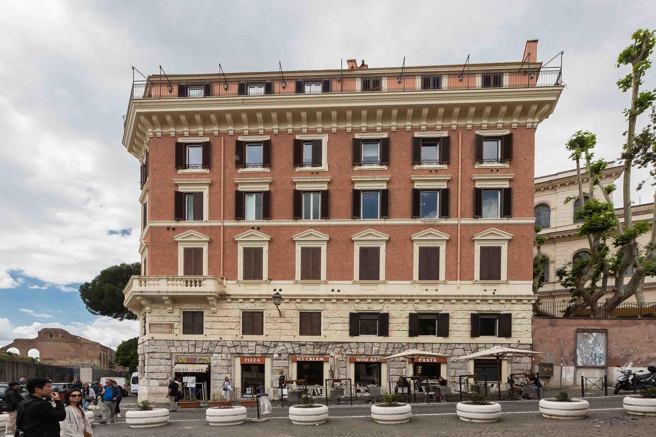 Amazing View Colosseo Rome Exterior photo